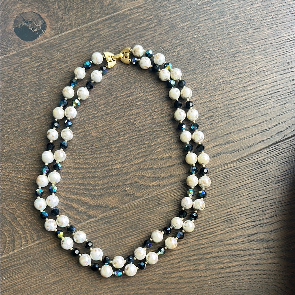 Vintage Crown Trifari 2 strand mottled iridescent pearls blue AB necklace